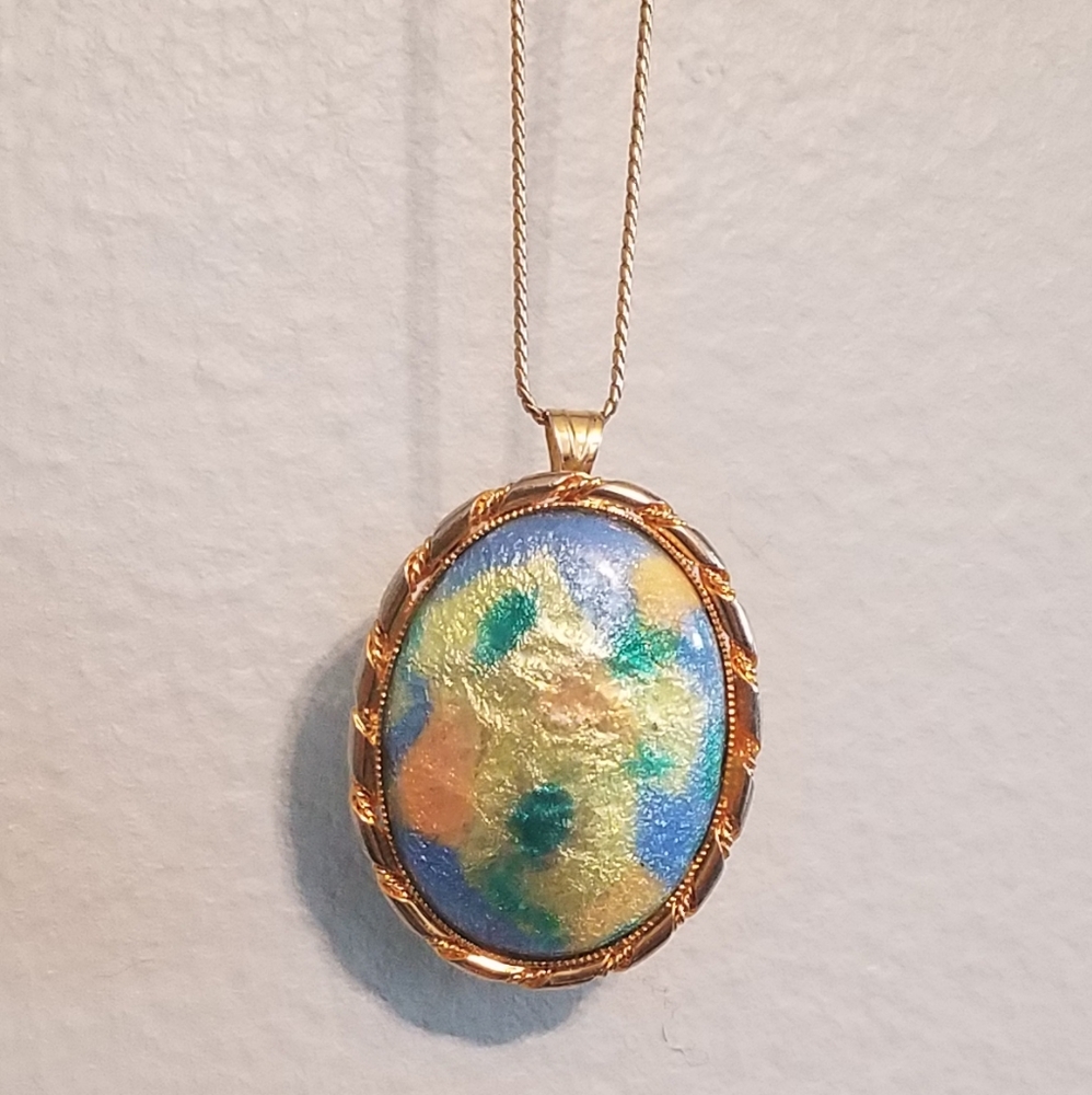 Necklace or brooch
